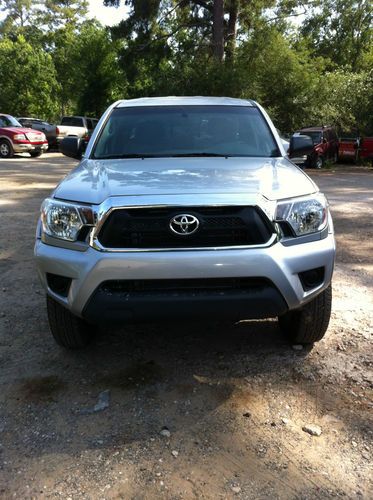 2012 toyota tacoma pre runner crew cab pickup 4-door 2.7l