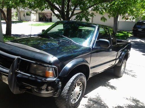 2000 gmc sonoma sls ext cab, v6, 4wd, 124k mi, a/c...well below blue book