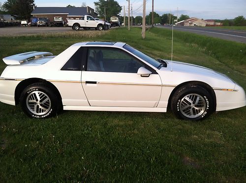1985 pontiac fiero gt coupe 2-door 2.8l