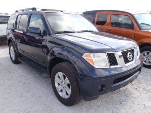 2006 nissan pathfinder le sport utility 4-door 4.0l