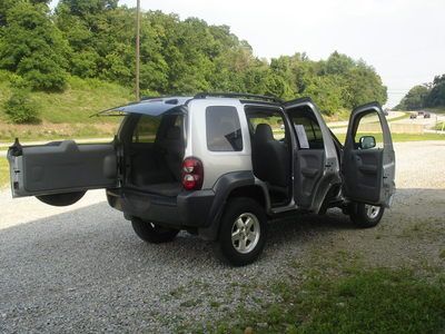 2006 Jeep Liberty Diesel 4x4 CRD Auto Power HP, image 38