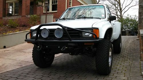 1987 toyota truck baja-inspired