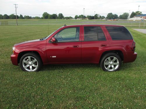 2008 chevy trailblazer ss awd w/3ss, with only ***** 6,747 miles ******