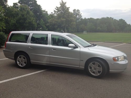 2006 volvo v70 2.5t wagon 4-door 2.5l