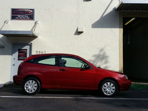 2005 ford focus zx3 hatchback 3-door 2.0l