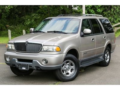 2001 lincoln navigator 4wd v8 5.4l 1 owner 4x4 dealer serviced 3rd row 58k miles