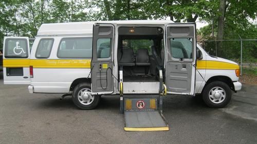 2005 ford e-250 extended wheelchair van 4.6l
