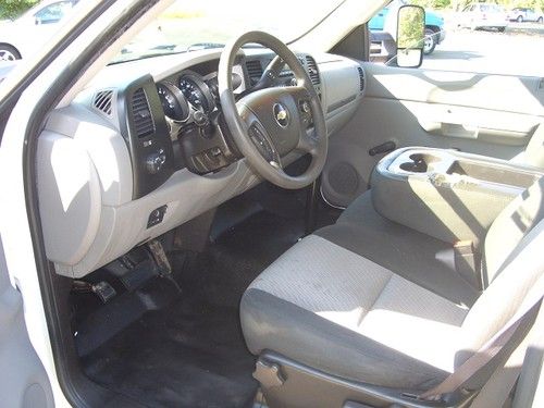 2009 CHEVY 2500HD EXTENDED CAB ONE OWNER FLEET MAINTAINED AND RUNS GREAT, image 9