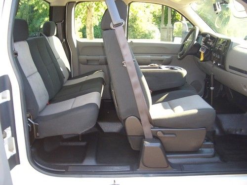 2009 CHEVY 2500HD EXTENDED CAB ONE OWNER FLEET MAINTAINED AND RUNS GREAT, image 13