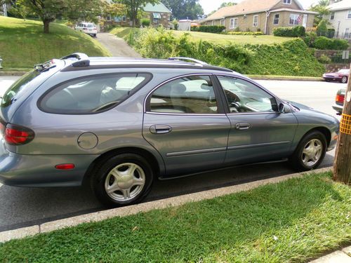 1999 ford taurus station wagon great cond!