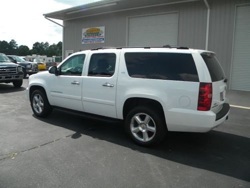 2007 chevrolet suburban ltz 4x4 loaded nav roof no reserve!!!!!