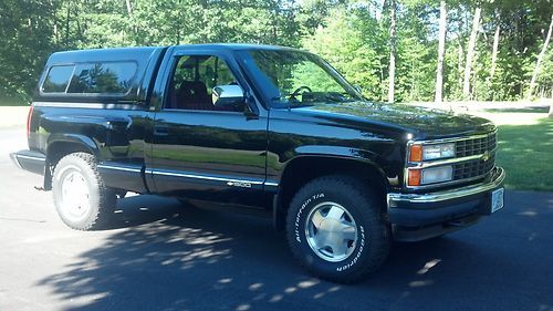 1992 chevy 1500-1/2 ton stepside 4x4 short bed reg. cab pu truck w fiberglas cap