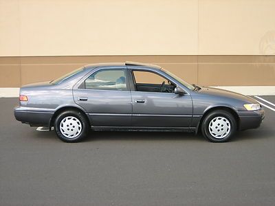 1998 toyota camry le one owner only 61k miles non smoker no accidents no reserve