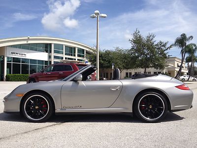 GTS Cabriolet 1 Owner Clean Carfax Only 4349 miles, image 2