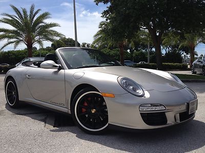 GTS Cabriolet 1 Owner Clean Carfax Only 4349 miles, image 10