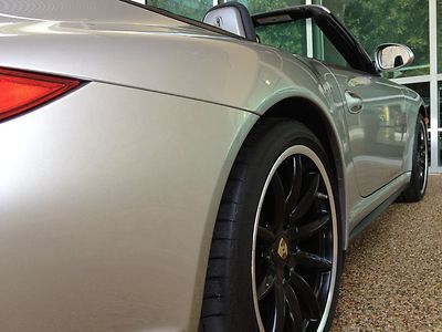 GTS Cabriolet 1 Owner Clean Carfax Only 4349 miles, image 13