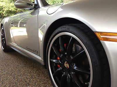 GTS Cabriolet 1 Owner Clean Carfax Only 4349 miles, image 16