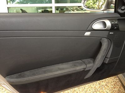 GTS Cabriolet 1 Owner Clean Carfax Only 4349 miles, image 27