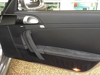 GTS Cabriolet 1 Owner Clean Carfax Only 4349 miles, image 28