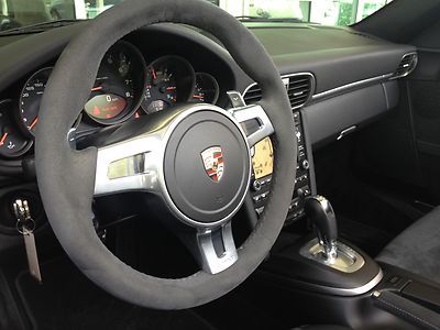 GTS Cabriolet 1 Owner Clean Carfax Only 4349 miles, image 31