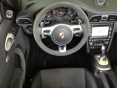 GTS Cabriolet 1 Owner Clean Carfax Only 4349 miles, image 32