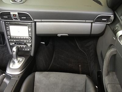 GTS Cabriolet 1 Owner Clean Carfax Only 4349 miles, image 33