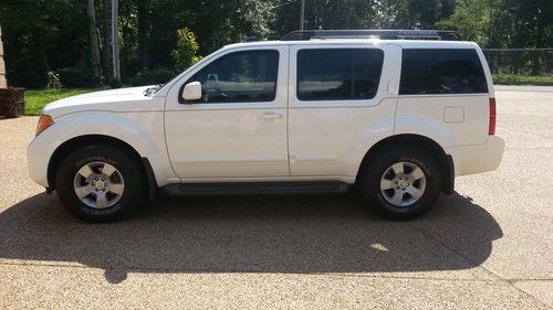 2006 nissan pathfinder se 4x2