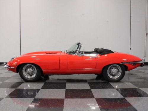 4.2 L, 4-SPEED, NICELY RESTORED IN RED OVER BLACK, FRESH CONV TOP, MAINT DOCS!, US $59,995.00, image 2