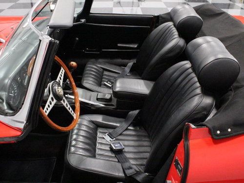 4.2 L, 4-SPEED, NICELY RESTORED IN RED OVER BLACK, FRESH CONV TOP, MAINT DOCS!, US $59,995.00, image 3