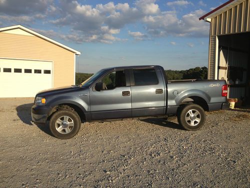 2005 ford f-150 xlt 4x4 supercrew cab.