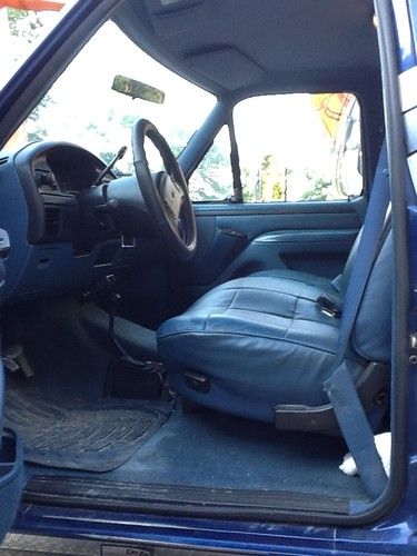 1996 Ford 4X4 Cab Chassis, image 3