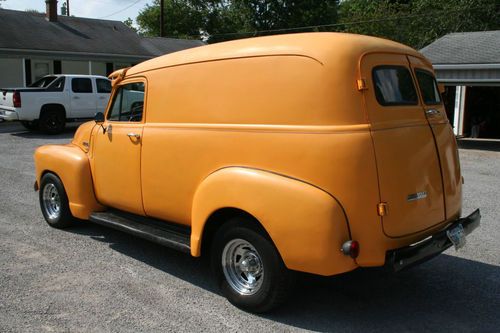 1951 CHEVY 3100 PANEL TRUCK WAGON 350 AUTO NO RESERVE, image 4