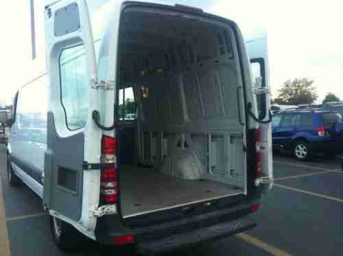 2007 DODGE SPRINTER 2500 LONG WB MERCEDES DIESEL FREIGHTLINER CLEAR FL TITLE, image 11