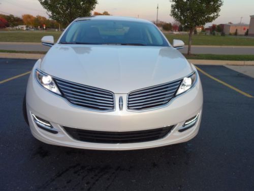 2013 lincoln mkz very low miles..only 1132k