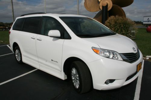 2011 toyota sienna xle mini passenger van 5-door 3.5l