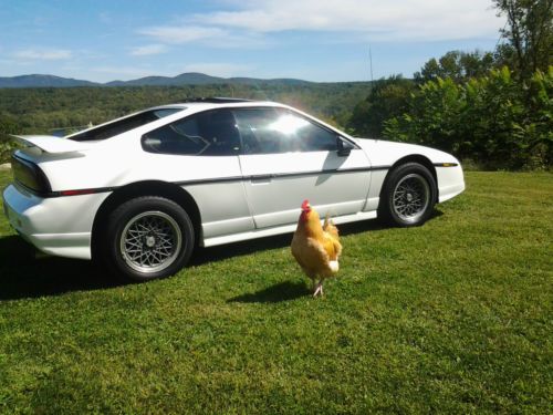 87 Pontiac Fiero GT, image 2