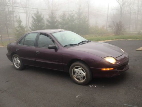 1998 pontiac sunfire se sedan 4-door 2.2l