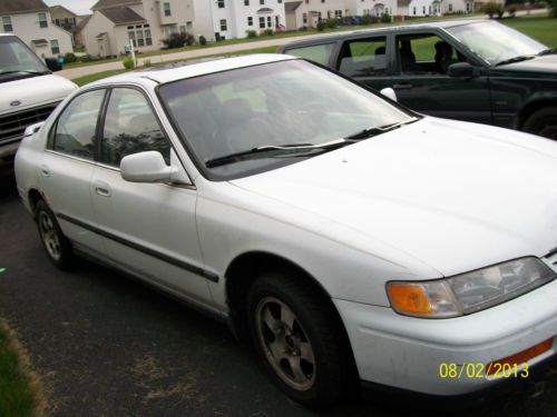 1994 Honda Accord LX, image 2