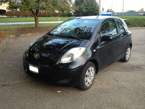 2011 toyota yaris base hatchback 2-door - one owner - great condition - warranty