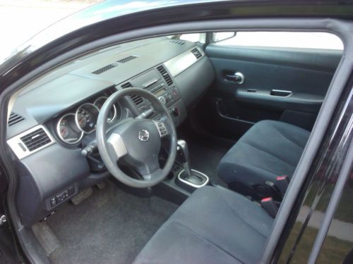 NO RESERVE! ONE OWNER! Black on black, CD, all power options, runs n drives 100%, image 4