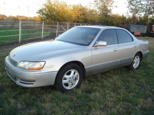 1992 lexus es300 base sedan 4-door 3.0l