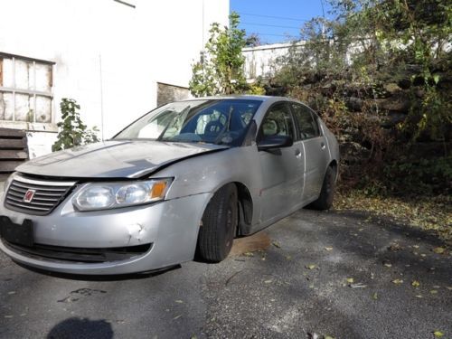 2005 saturn ion 1 automatic 4-door sedan