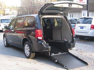 2013 black se handicap wheelchair van rear entry!