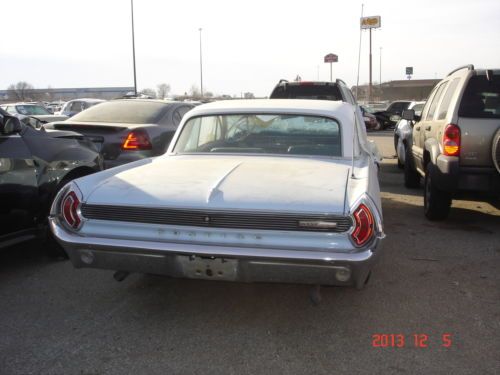 1962 pontiac grand prix 2 door coupe hit in front lots of good parts.