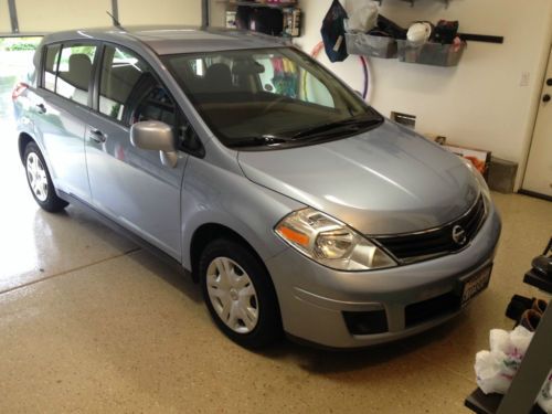 2011 nissan versa s hatchback 4-door 1.8l &lt;10500 miles (light blue)