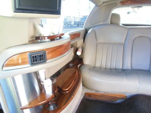 2006 Lincoln Town Car limousine krystal red rock casino NO RESERVE, image 15