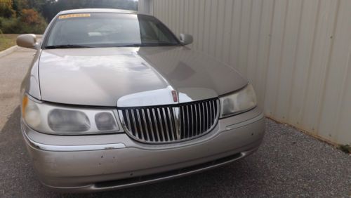 2000 Lincoln Town Car Signature Sedan 4-Door 4.6L, image 8