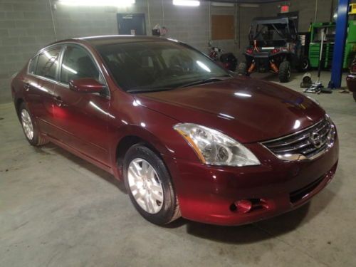 2012 nissan altima 4dr sedan, salvage, runs and drives, 4dr sedan