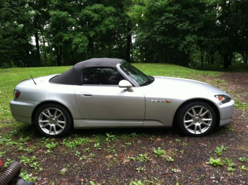 2004 honda s2000 base convertible 2-door 2.2l