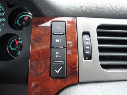 13 Chevy Suburban LTZ 4X4 22" WHEELS NAV ROOF DVD HEAT&COOL LEATHER QUAD BUCKETS, image 52